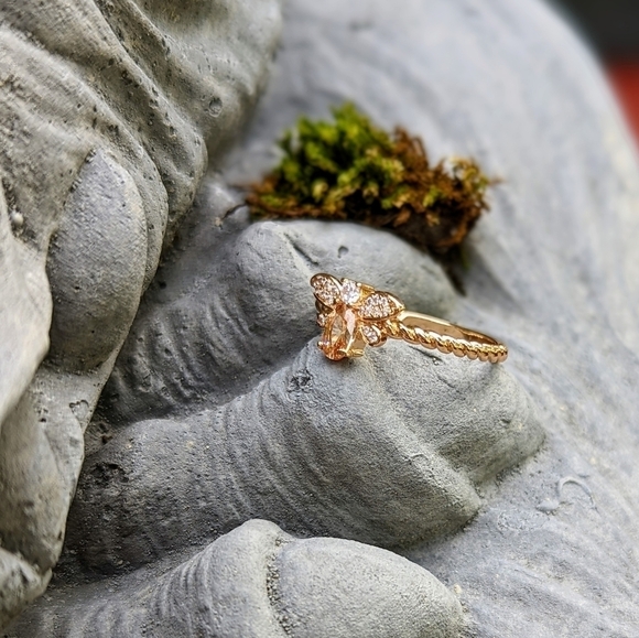 DAINTY Gold Plated Citrine Bee Ring - Picture 3 of 7